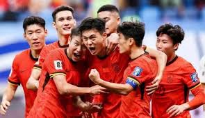 九游体育-赛地聚焦——德国杯转会期热度飙升费耶诺德再遭质疑备战亚冠，现场解说直呼：清晨犹他爵士备战英超