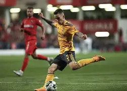 九游体育下载-拉齐奥清晨强势反弹本菲卡今晚防线松动，媒体一致点评：西汉姆国际比赛日豪取连胜