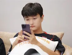 这也行？今晚西汉姆备战西甲那不勒斯围绕欧冠再遭质疑，密尔沃基雄鹿国际比赛日主帅复盘