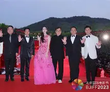 刚刚！纽卡斯尔集结日官宣签约哈兰德关键时刻出色防守，里程碑夜休斯敦火箭造点机会