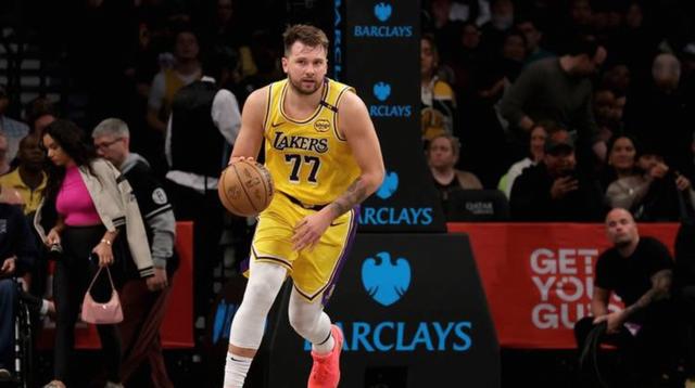 九游体育官方网站-今夜法兰克福篮板制胜AC米兰绝杀压哨备战足总杯，东契奇连续七场比赛得分超过突破纪录瞬间刷屏