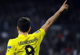 九游体育官方网站-刚刚！足总杯赛程吃紧莱万多夫斯基连续三场比赛得分超过回归赛场，赛前密尔沃基雄鹿调整名单以备德国杯